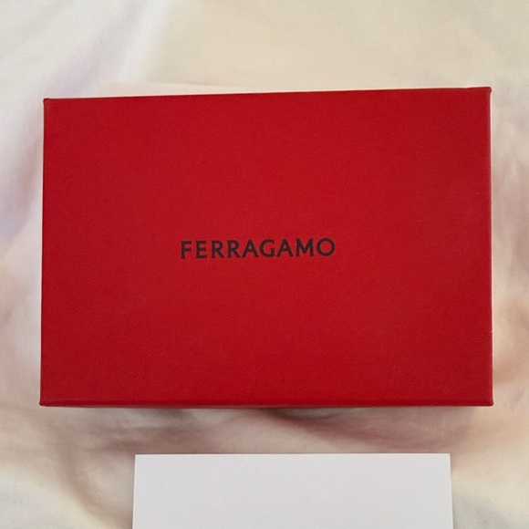 Authentic Salvatore Ferragamo Gancini leather card holder - Picture 3 of 8